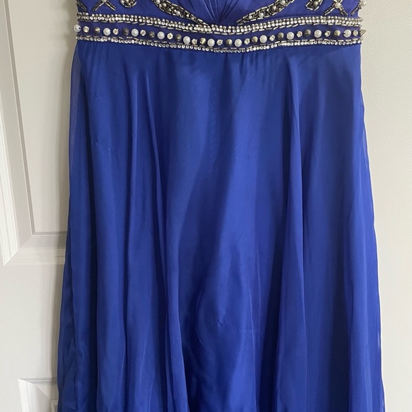 Beautiful Cap sleeve Sequined Royal blue evening gown dress - Picture 10 of 11